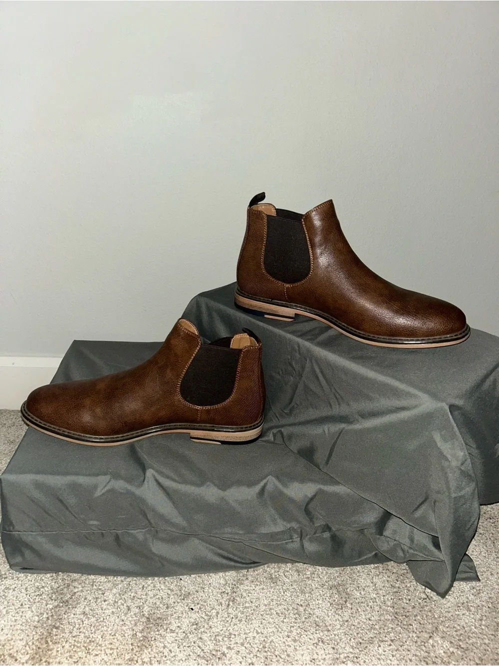 NEW Steve Madden for Buckle Gralin Chelsea Boot in Brown Sz 9